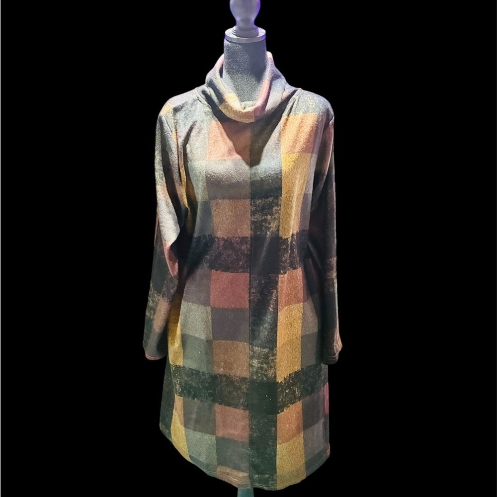 ✨ “Ultra-cozy oversized plaid tunic with a flattering cowl neck-Must have staple